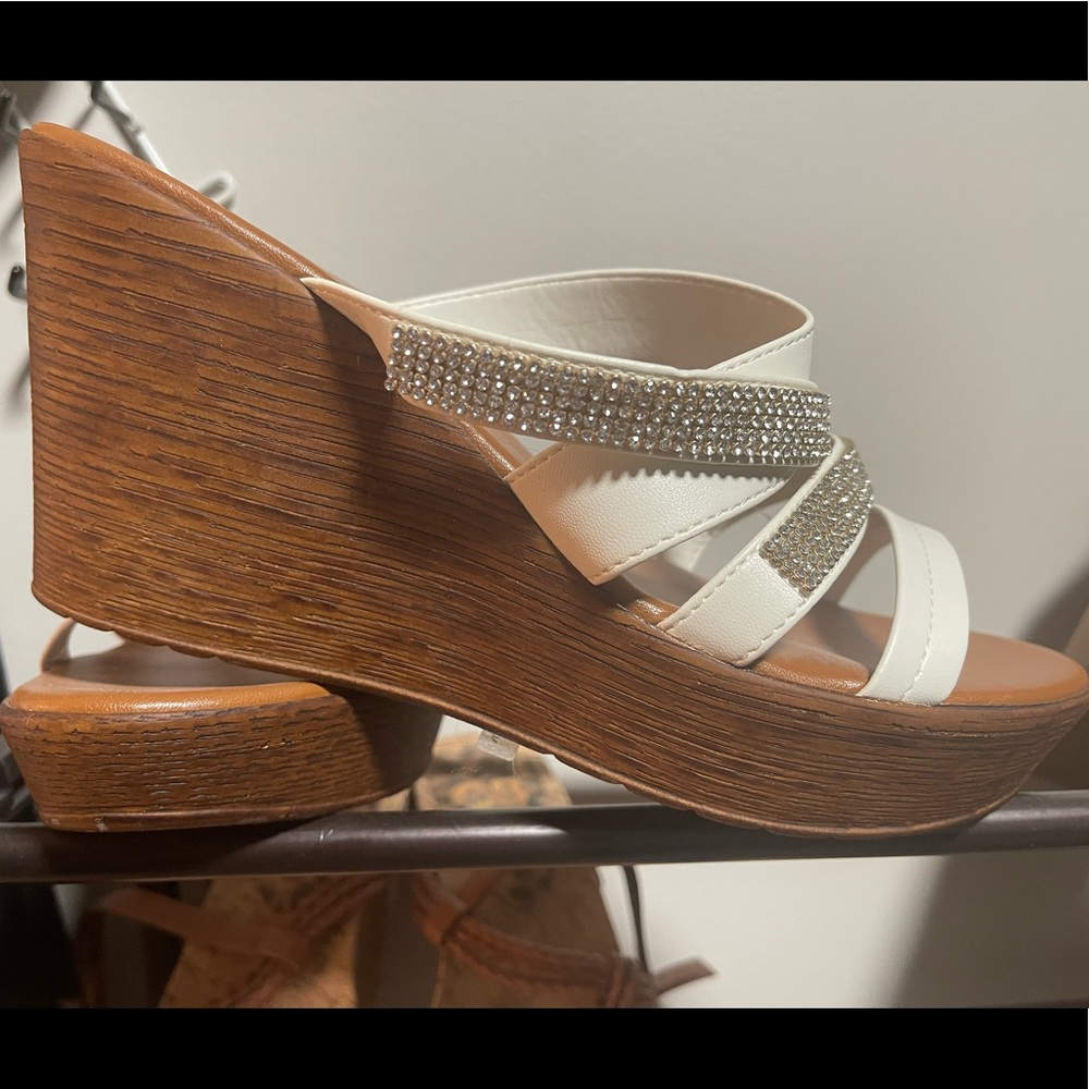 Italian Shoemakers size 9 Rhinestone and white shoes